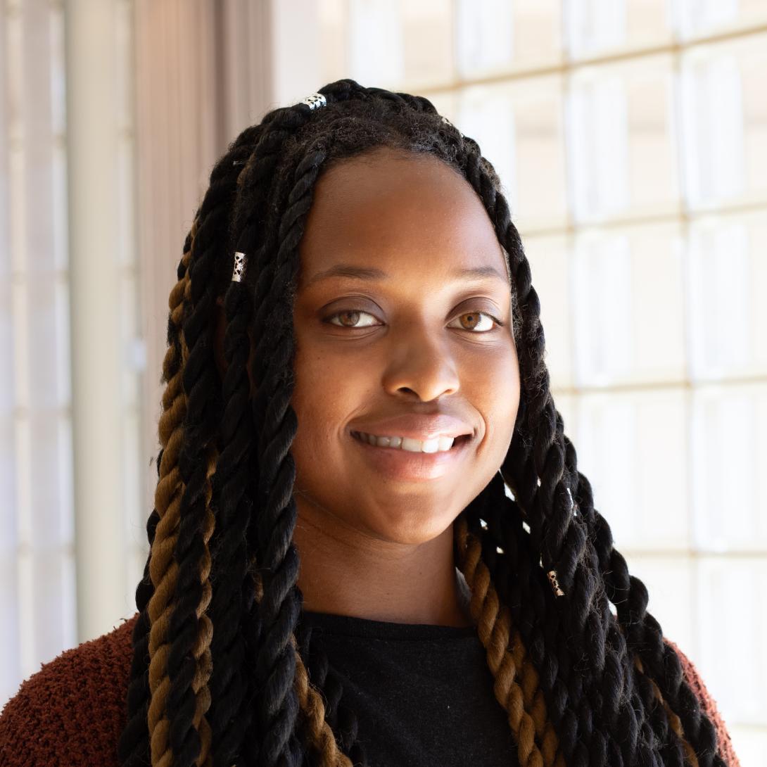 Headshot of Raenell Lockley 