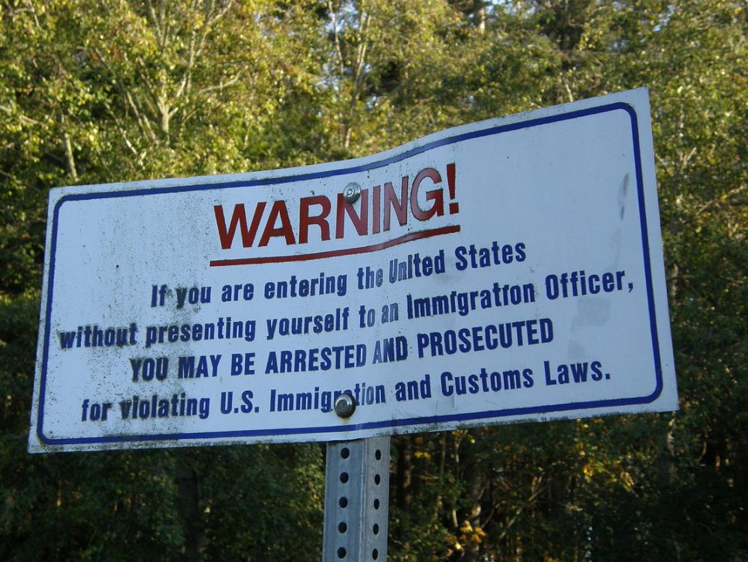 US-border-notice.jpg